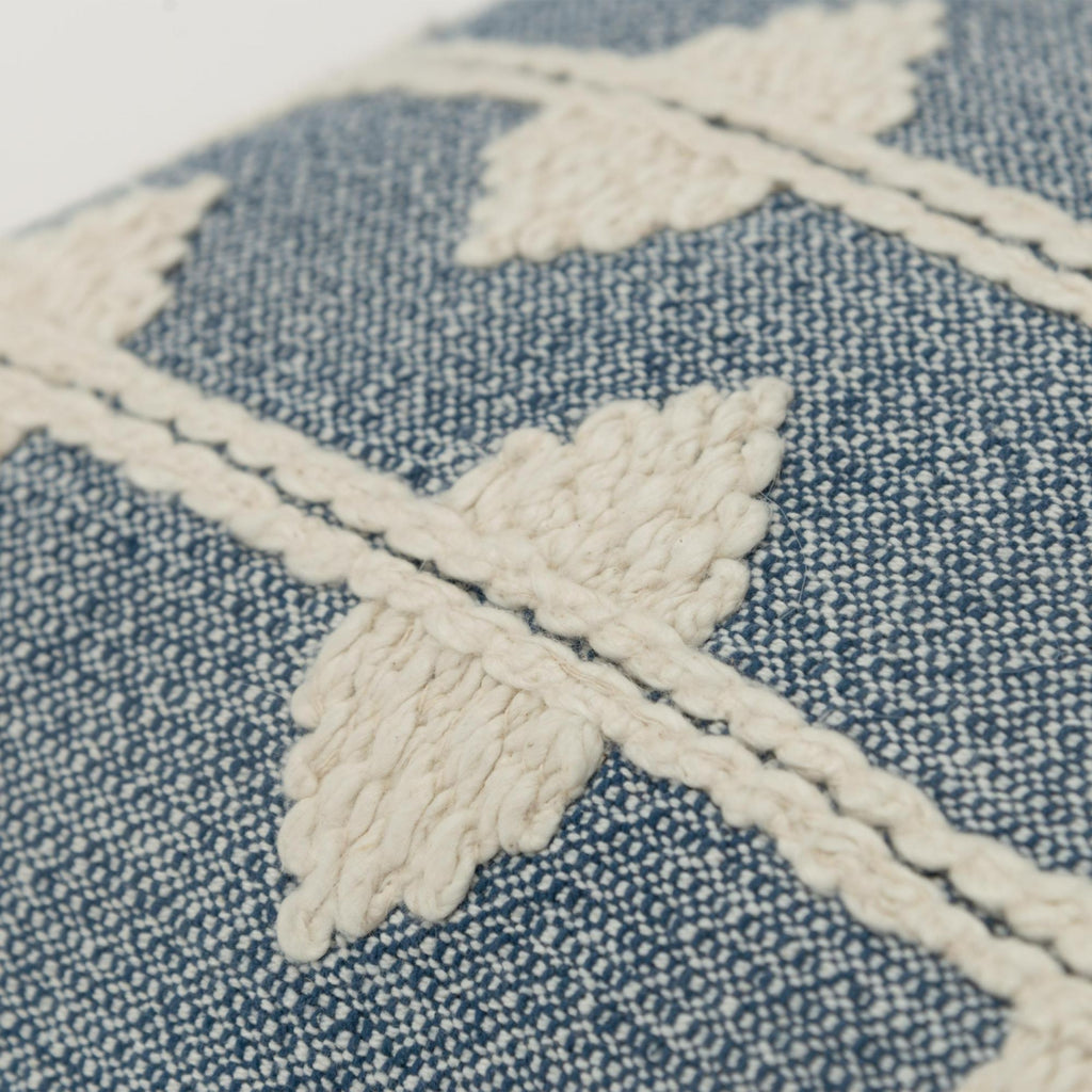 Rizzy Pillows T20578 Blue Corner Image
