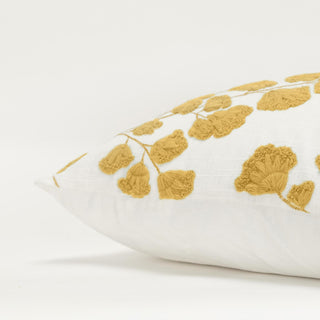 Rizzy Pillows T20587 Ivory/Yellow Edge Image