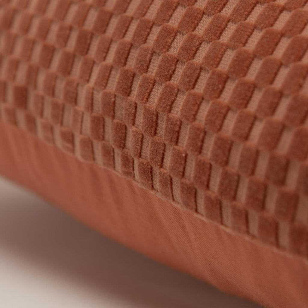 Rizzy Pillows T20602 Orange Corner Image