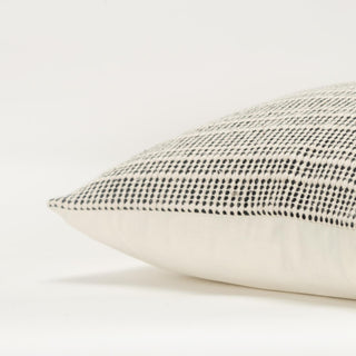 Rizzy Pillows T20625 Cream/Black Edge Image