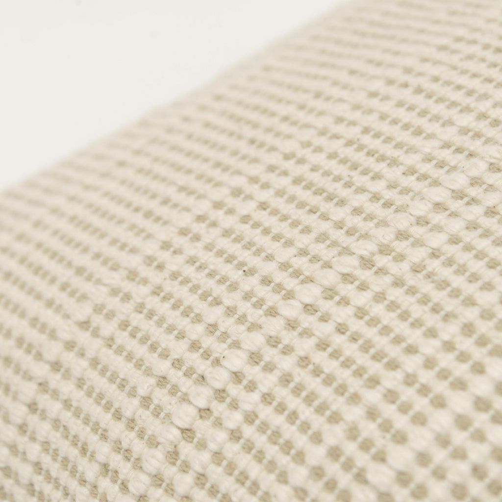 Rizzy Pillows T20629 Cream/Natural Corner Image