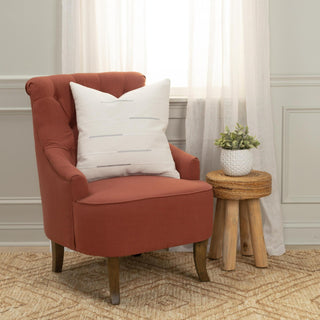 Rizzy Pillows T20854 Ivory/Silver Room Image Feature
