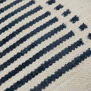 Rizzy Pillows T20904 Natural/ Blue Angle Image