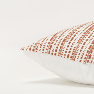 Rizzy Pillows T21499 Ivory/Terra Cotta Edge Image