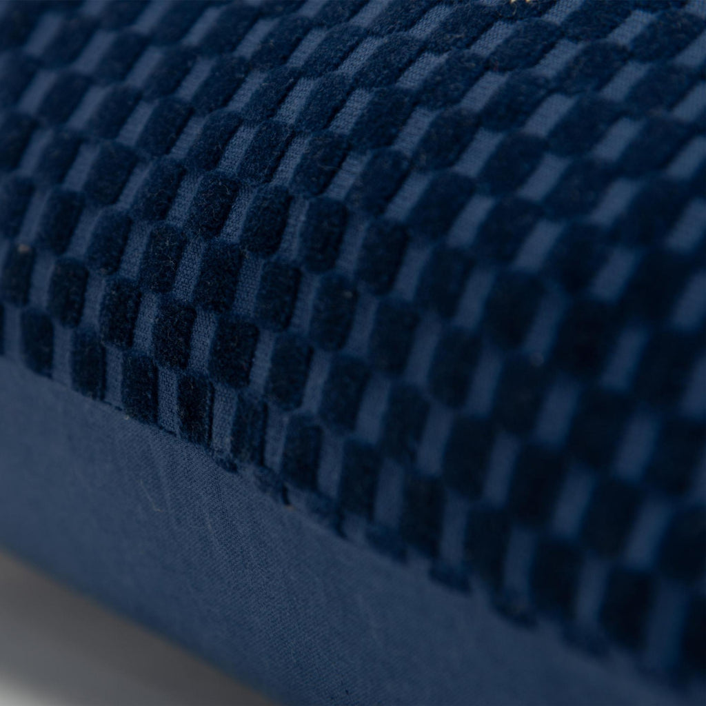 Rizzy Pillows T21502 Deep Dark Blue Corner Image