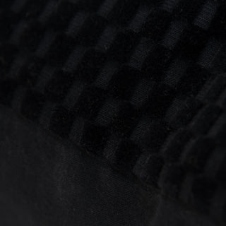 Rizzy Pillows T21503 Black Corner Image