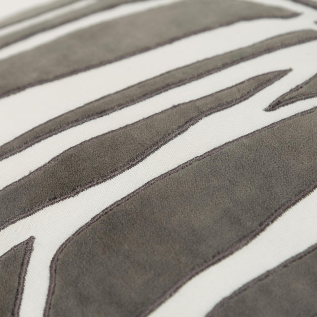 Rizzy Pillows T21509 Ivory / Charcoal Corner Image