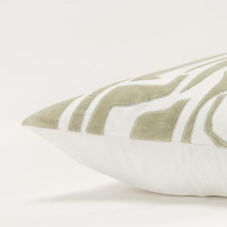 Rizzy Pillows T21511 Ivory / Green Edge Image