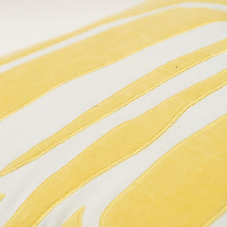 Rizzy Pillows T21512 Ivory / Yellow Corner Image