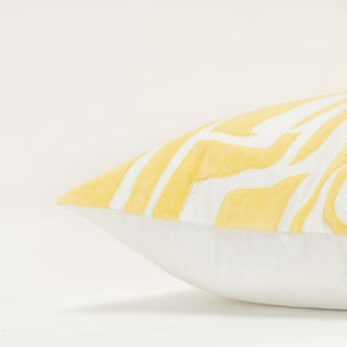 Rizzy Pillows T21512 Ivory / Yellow Edge Image