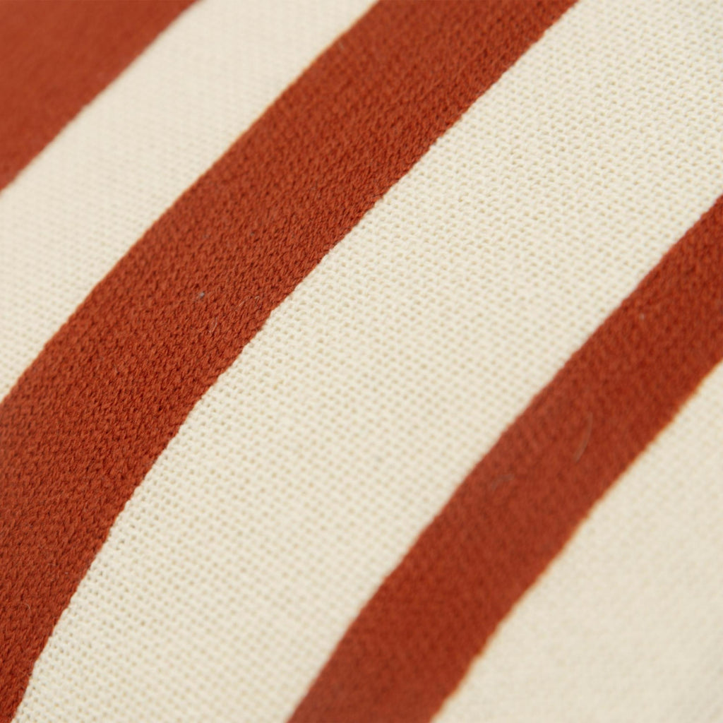 Rizzy Pillows T21515 Terra Cotta/White Corner Image
