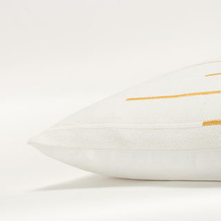 Rizzy Pillows T21519 Ivory/Gold Edge Image