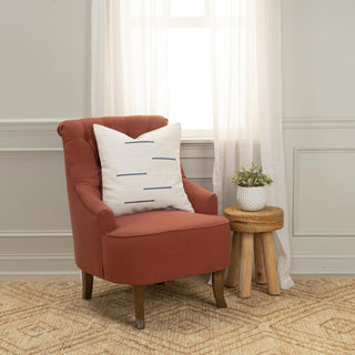 Rizzy Pillows T21522 Ivory/Deep Dark Blue Room Image Feature