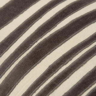 Rizzy Pillows T21534 Grey / Natural Angle Image