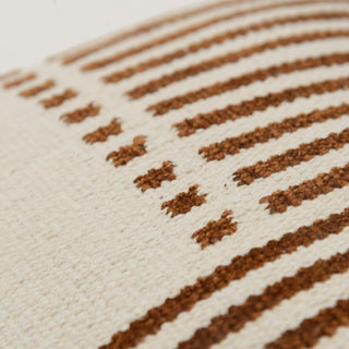 Rizzy Pillows T21539 Natural/Camel Corner Image