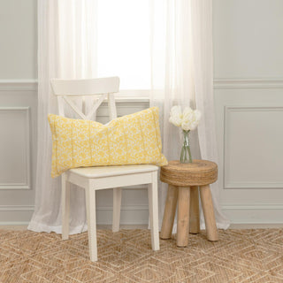 Rizzy Pillows T21547 Citron Room Image Feature