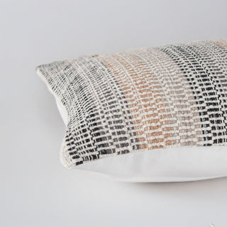 Rizzy Pillows T21549 Multi/Dark Natural Edge Image