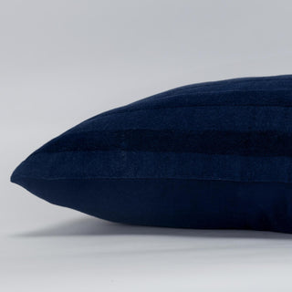 Rizzy Pillows T21580 Deep Dark Blue Edge Image