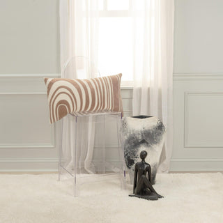 Rizzy Pillows T21588 Cocoa / Natural Room Image Feature
