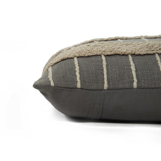 Rizzy Pillows T22226 Grey/Natural Detail Image