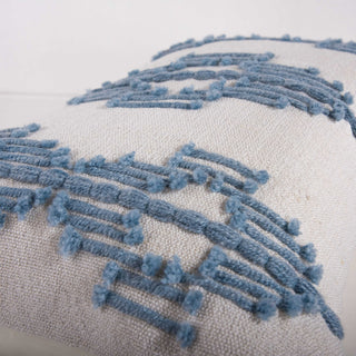 Rizzy Pillows T22303 Natural/Blue Corner Image