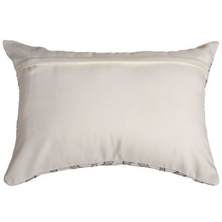 Rizzy Pillows T22304 Natural/Grey Room Image Feature