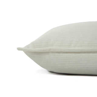 Rizzy Pillows T22398 Ivory Detail Image