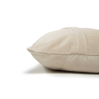 Rizzy Pillows T22404 Natural Detail Image