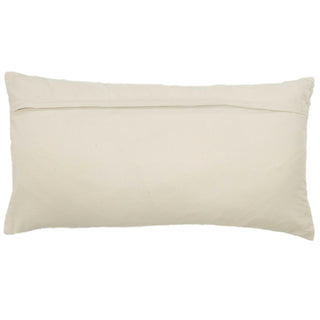Rizzy Pillows T22404 Natural Room Image Feature