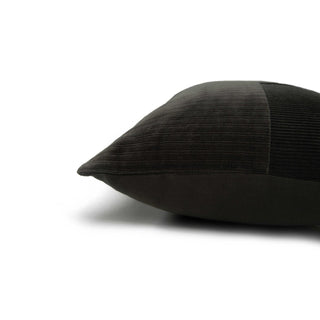 Rizzy Pillows T22408 Grey Detail Image