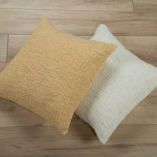 Rizzy Pillows T22410 Cream Room Image Feature