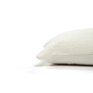 Rizzy Pillows T22412 White Detail Image