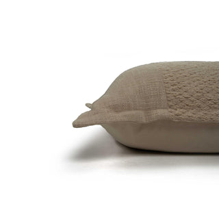 Rizzy Pillows T22421 Natural Detail Image