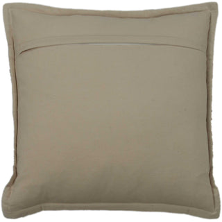 Rizzy Pillows T22421 Natural Room Image Feature