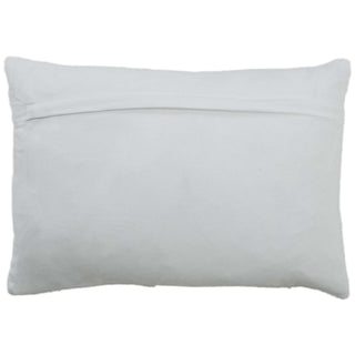 Rizzy Pillows T22446 White/Natural Room Image Feature