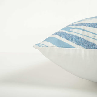 Rizzy Pillows T22484 Ivory/Blue Detail Image