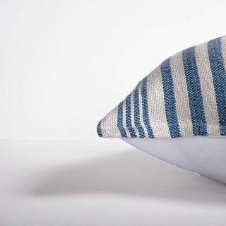 Rizzy Pillows T22512 Natural/Blue Detail Image