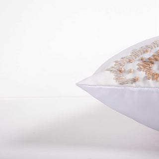 Rizzy Pillows T22518 Ivory/Adobe Detail Image