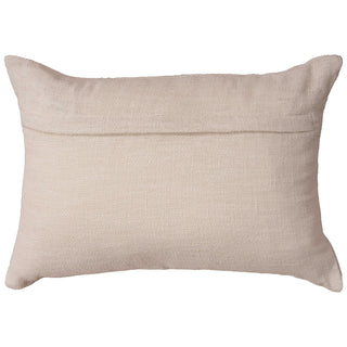 Rizzy Pillows T22522 Natural/Adobe Room Image Feature