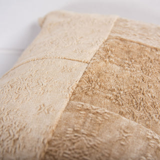 Rizzy Pillows T22535 Tan Angle Image