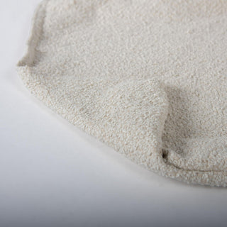 Rizzy Pillows T22560 Natural Room Image Feature