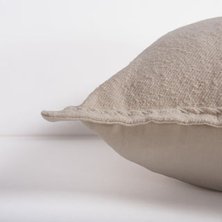 Rizzy Pillows T22653 Natural Detail Image