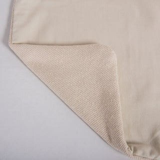 Rizzy Pillows T22653 Natural Room Image Feature