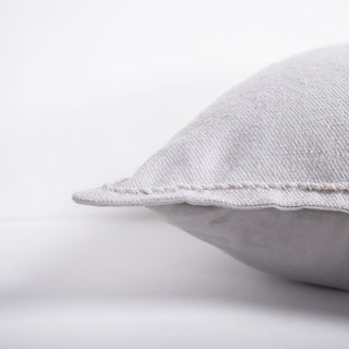 Rizzy Pillows T22654 Grey Detail Image