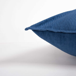 Rizzy Pillows T22658 Deep Dark Blue Detail Image