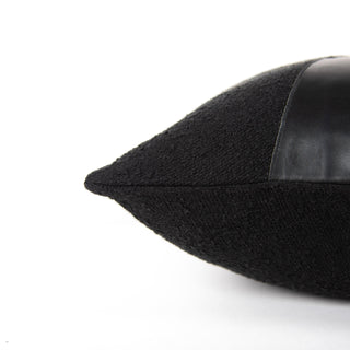 Rizzy Pillows T23401 Black Edge Image
