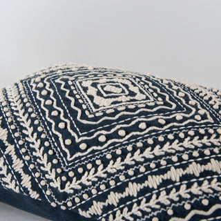 Rizzy Pillows T23553 Blue/ Natural Corner Image
