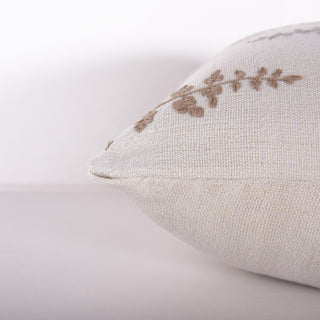 Rizzy Pillows T23712 Natural Detail Image