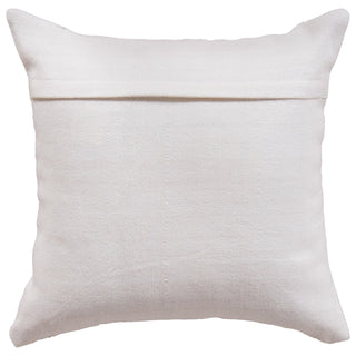 Rizzy Pillows T23712 Natural Room Image Feature