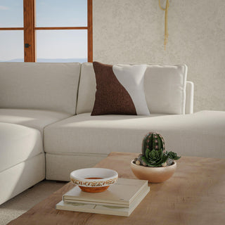 Rizzy Pillows T23735 Natural/Brown Room Image Feature